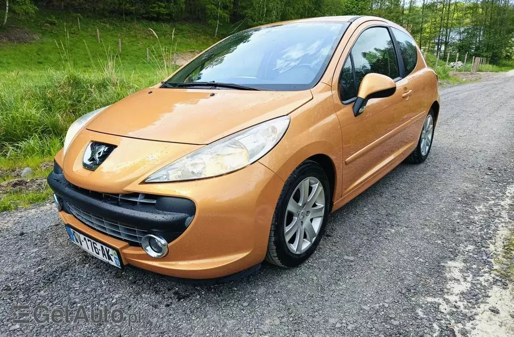 PEUGEOT 207 