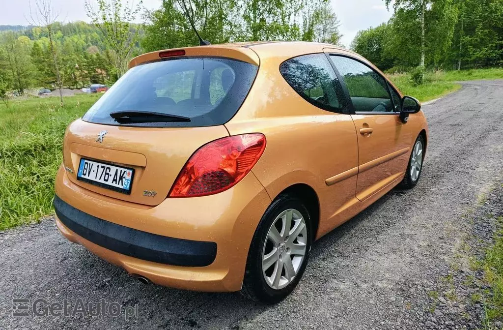 PEUGEOT 207 