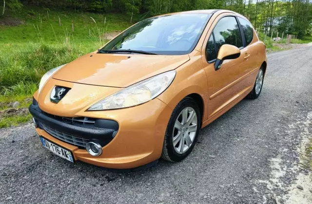 PEUGEOT 207 
