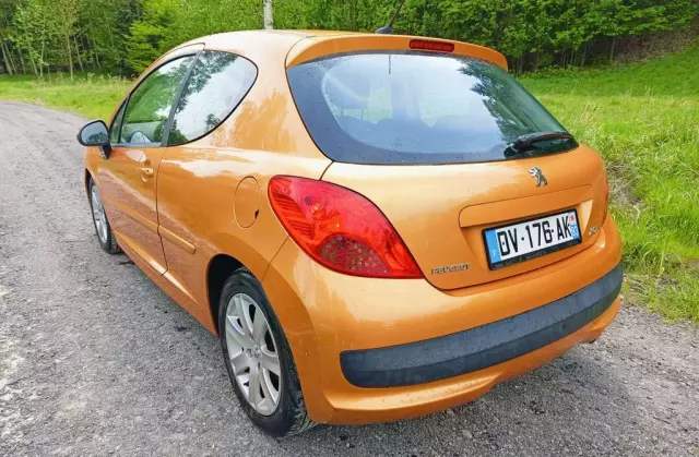 PEUGEOT 207 