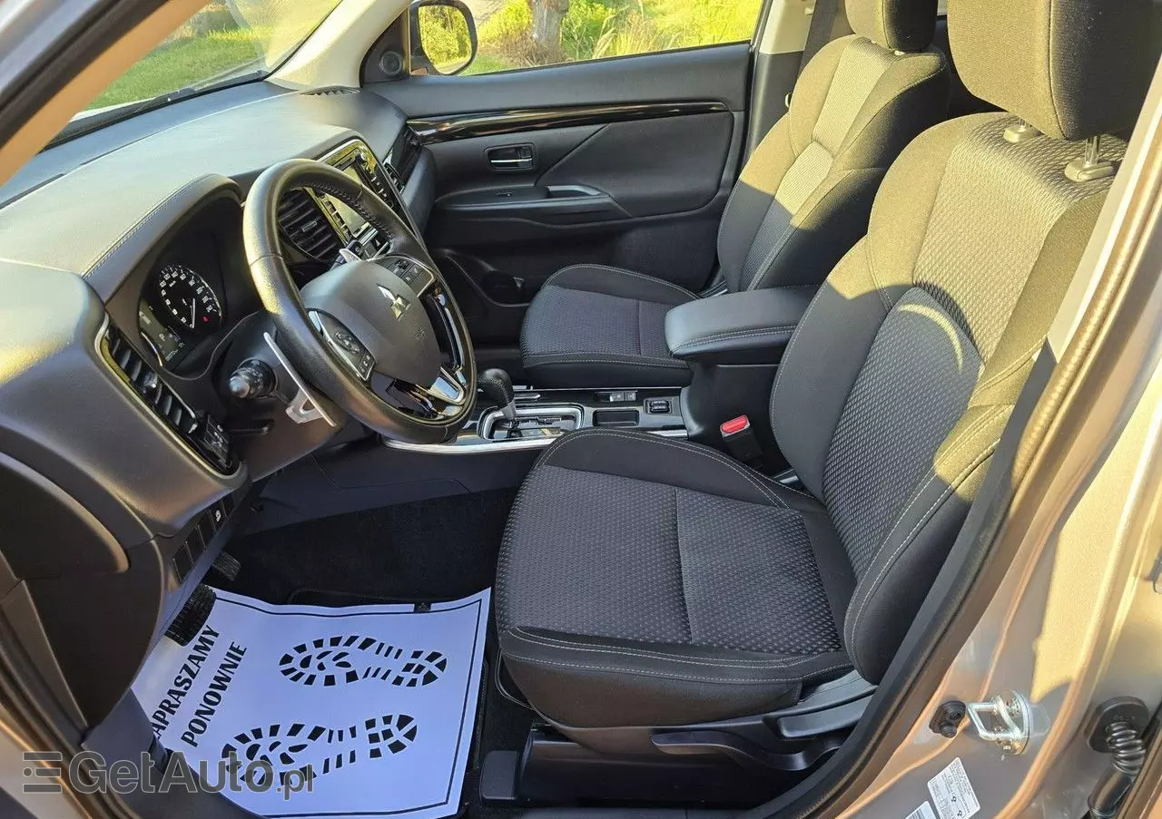 MITSUBISHI Outlander 2.0 2WD CVT Diamant Edition