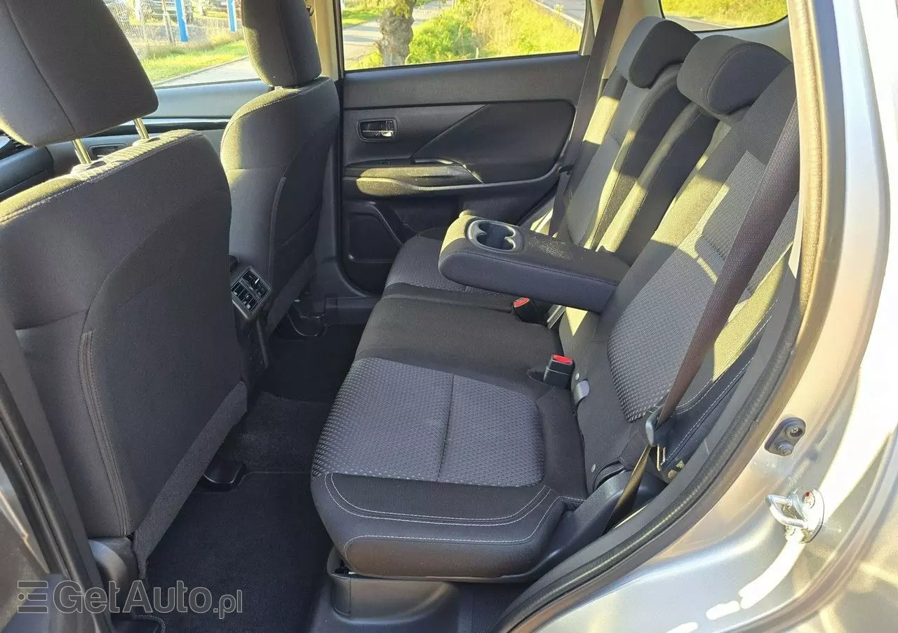 MITSUBISHI Outlander 2.0 2WD CVT Diamant Edition