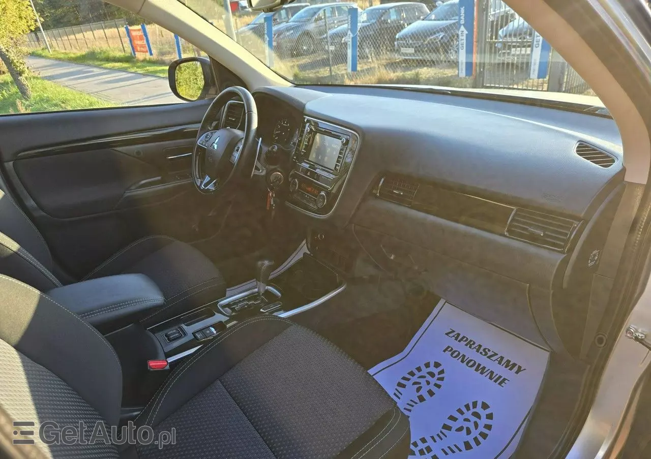 MITSUBISHI Outlander 2.0 2WD CVT Diamant Edition