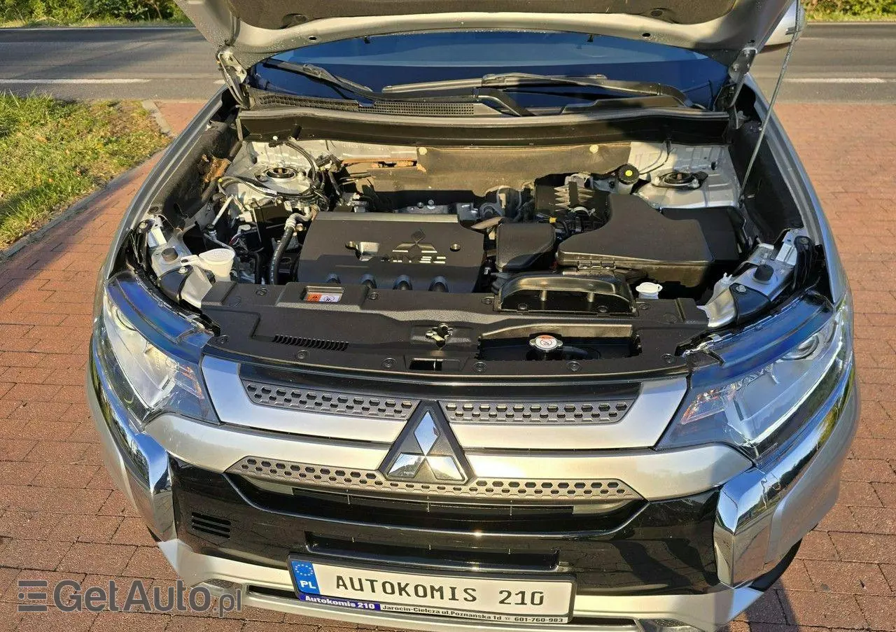 MITSUBISHI Outlander 2.0 2WD CVT Diamant Edition