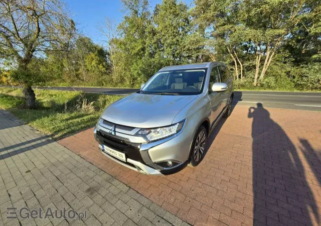 MITSUBISHI Outlander 2.0 2WD CVT Diamant Edition