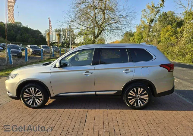 MITSUBISHI Outlander 2.0 2WD CVT Diamant Edition
