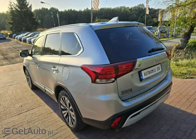 MITSUBISHI Outlander 2.0 2WD CVT Diamant Edition