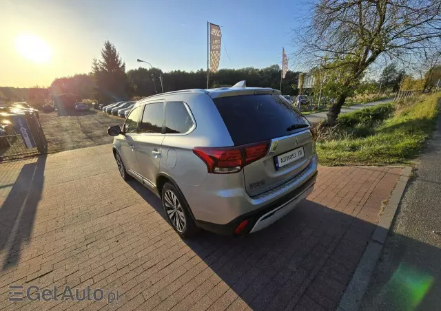 MITSUBISHI Outlander 2.0 2WD CVT Diamant Edition