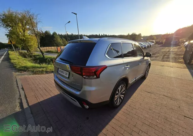 MITSUBISHI Outlander 2.0 2WD CVT Diamant Edition