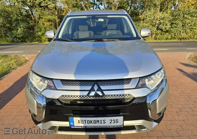 MITSUBISHI Outlander 2.0 2WD CVT Diamant Edition