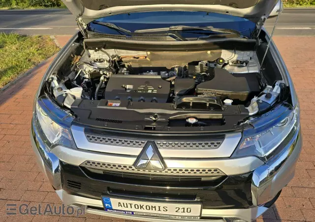 MITSUBISHI Outlander 2.0 2WD CVT Diamant Edition