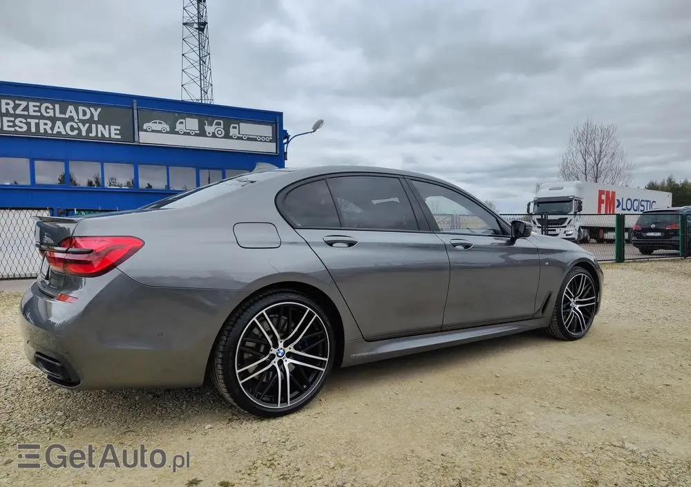 BMW Seria 7 740d xDrive sport