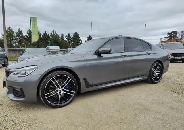 BMW Seria 7 740d xDrive sport