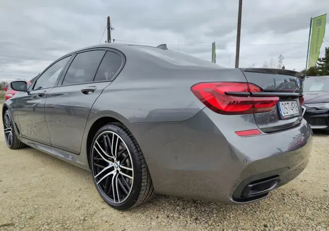 BMW Seria 7 740d xDrive sport