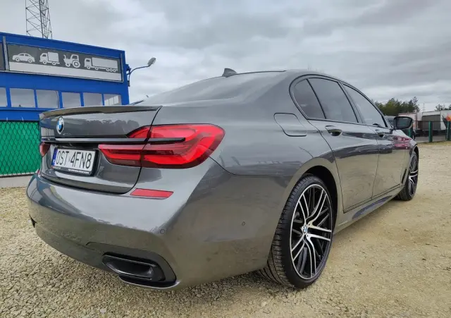 BMW Seria 7 740d xDrive sport