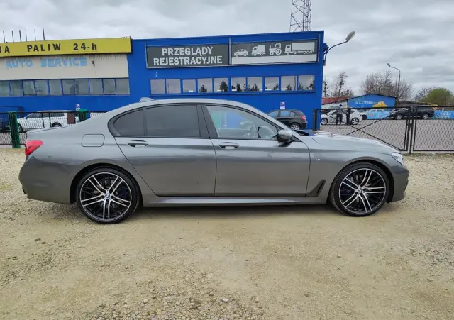 BMW Seria 7 740d xDrive sport