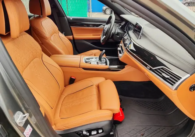 BMW Seria 7 740d xDrive sport