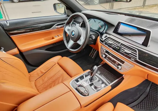 BMW Seria 7 740d xDrive sport
