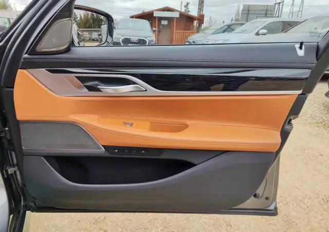 BMW Seria 7 740d xDrive sport