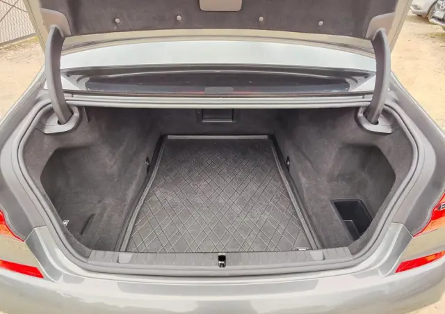 BMW Seria 7 740d xDrive sport