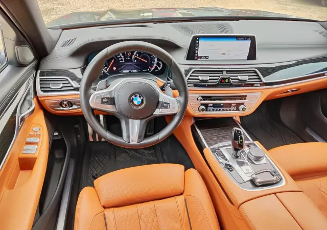 BMW Seria 7 740d xDrive sport