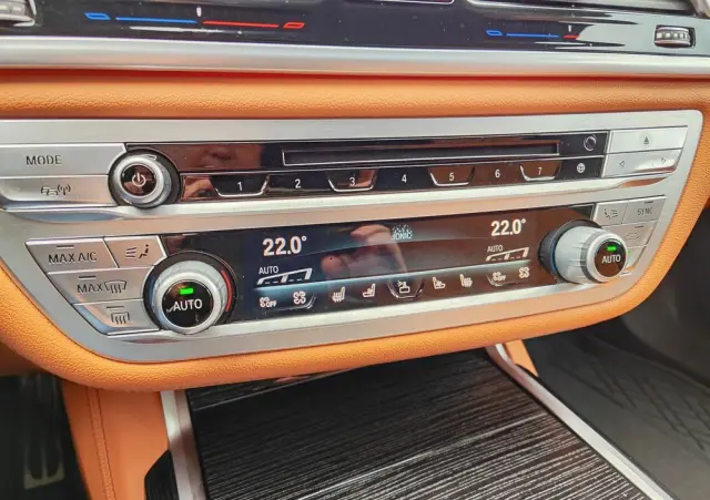 BMW Seria 7 740d xDrive sport