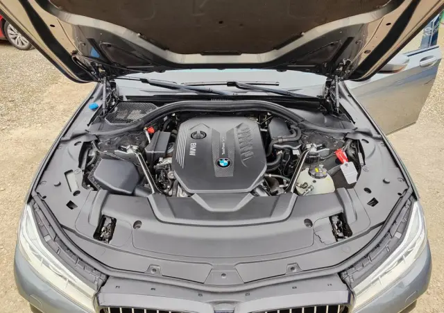 BMW Seria 7 740d xDrive sport