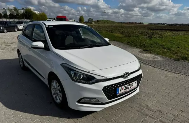 HYUNDAI I20 