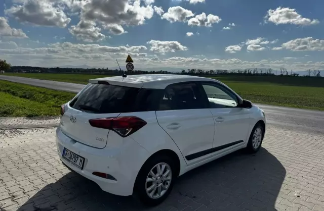HYUNDAI I20 