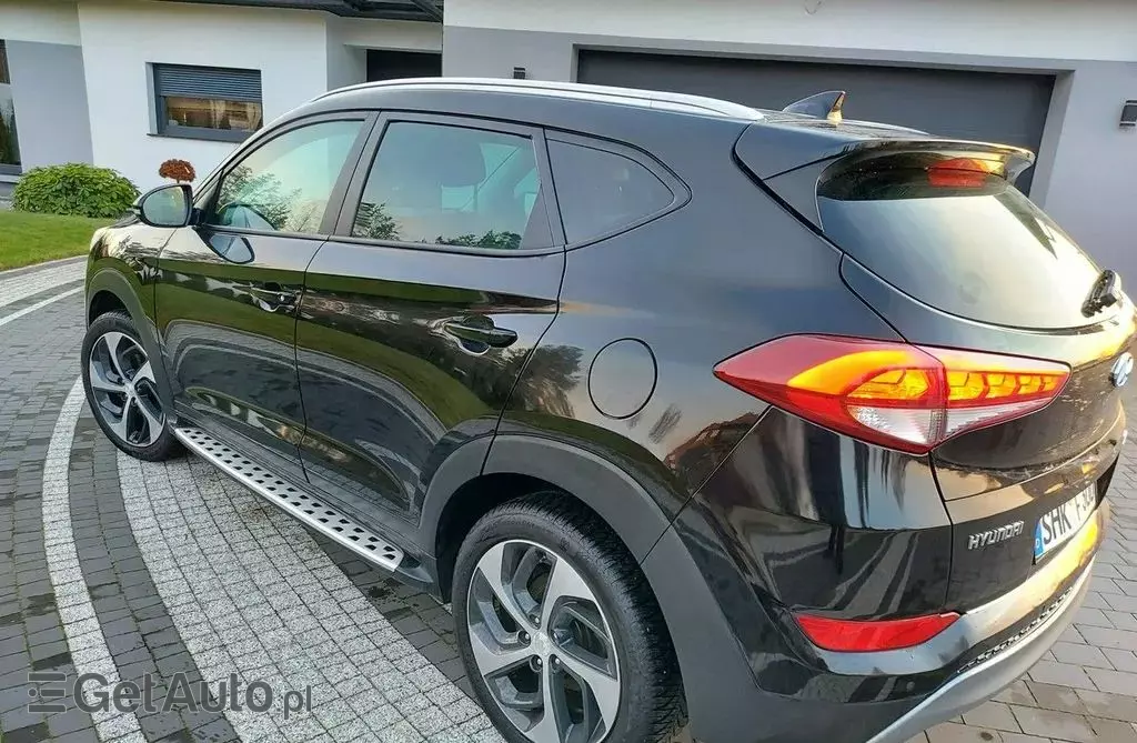 HYUNDAI Tucson 