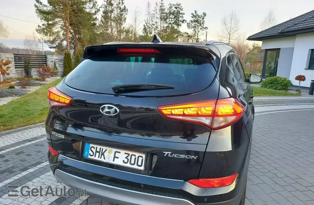HYUNDAI Tucson 
