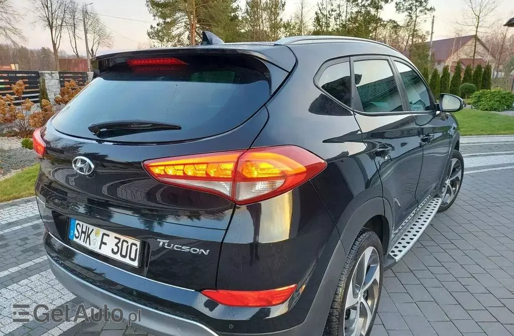HYUNDAI Tucson 