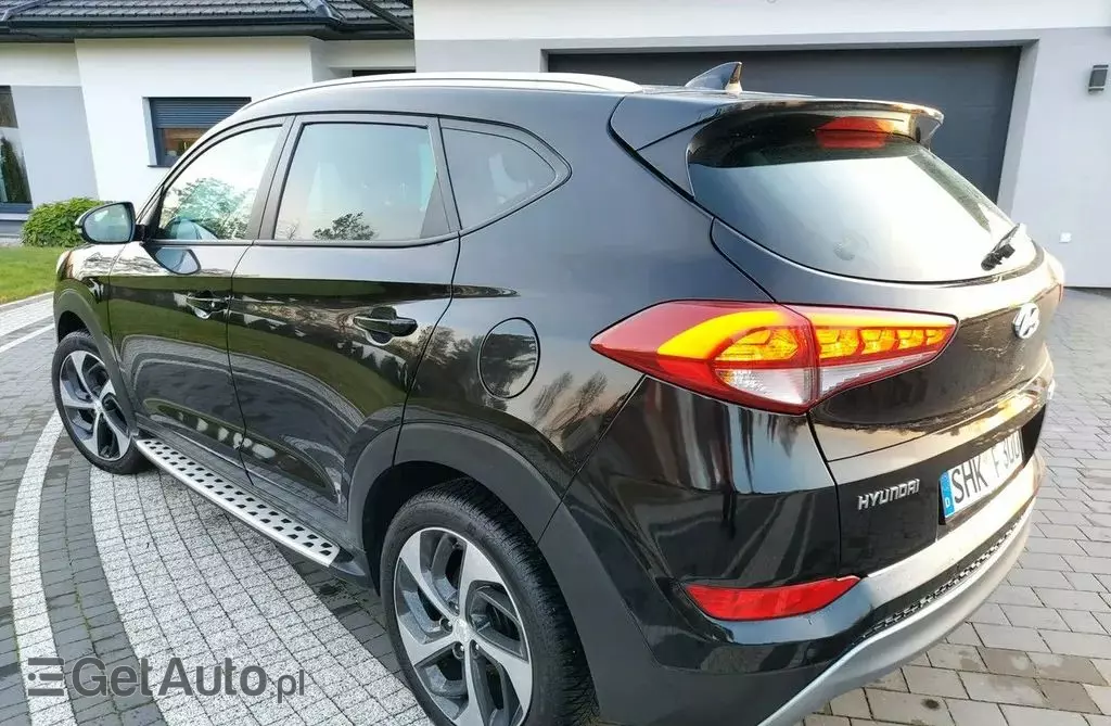 HYUNDAI Tucson 