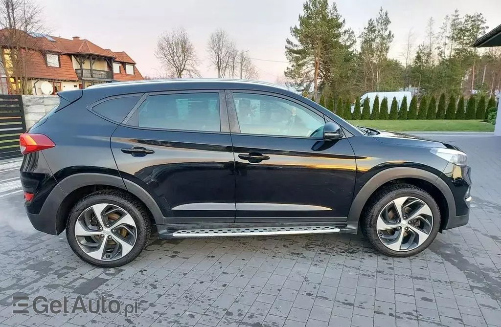 HYUNDAI Tucson 