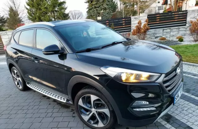 HYUNDAI Tucson 