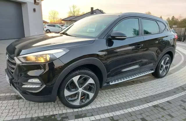 HYUNDAI Tucson 