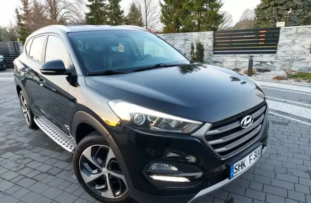 HYUNDAI Tucson 