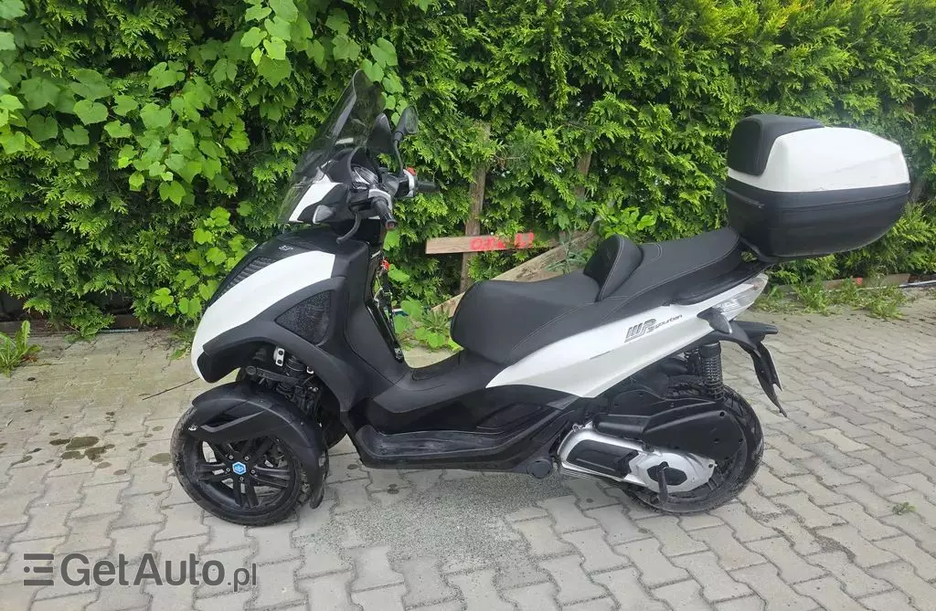 PIAGGIO MP 3 300 