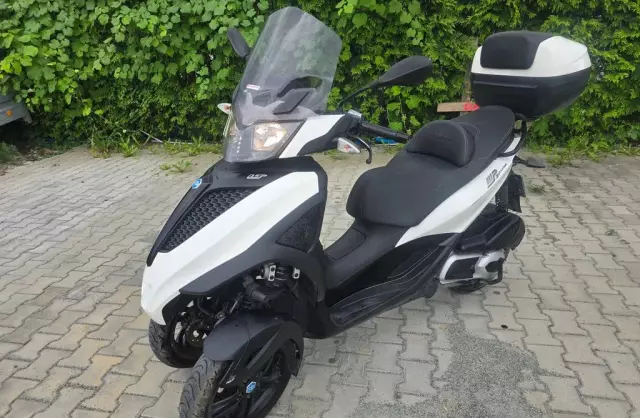 PIAGGIO MP 3 300 