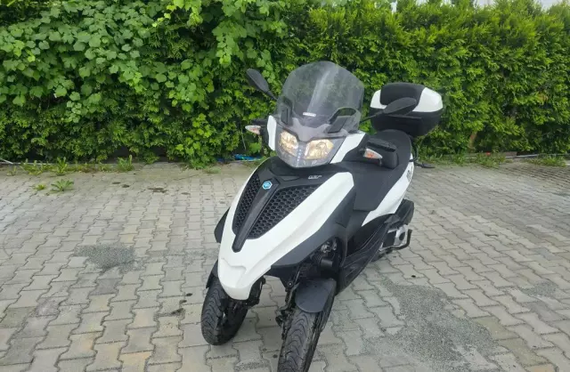 PIAGGIO MP 3 300 