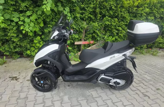 PIAGGIO MP 3 300 