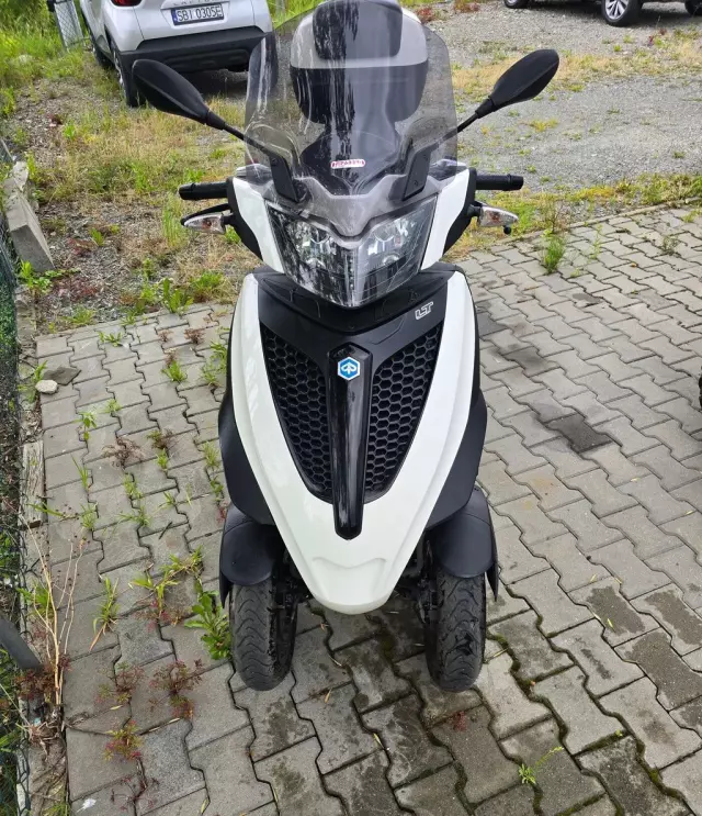 PIAGGIO MP 3 300 