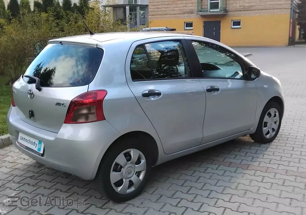 TOYOTA Yaris 1.3 VVT-i Cool