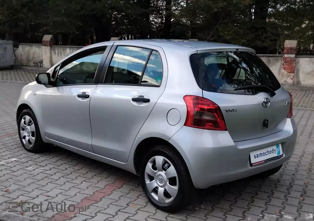 TOYOTA Yaris 1.3 VVT-i Cool