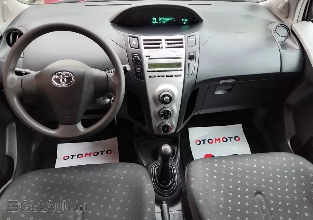 TOYOTA Yaris 1.3 VVT-i Cool