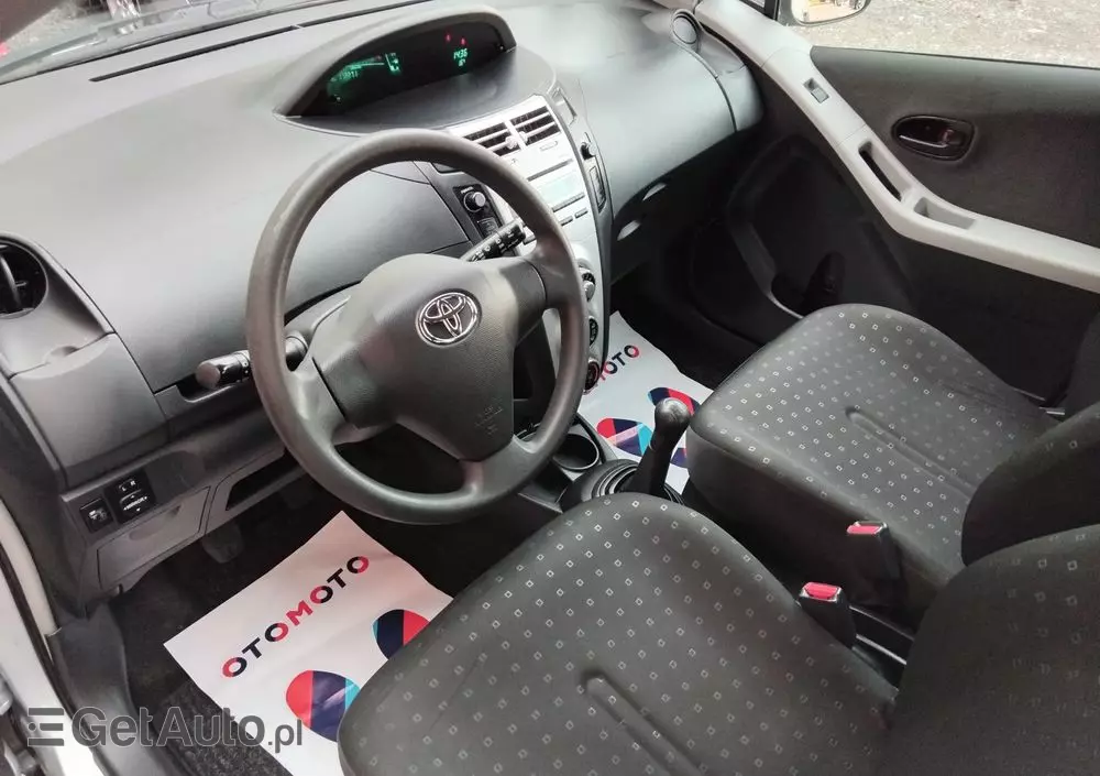 TOYOTA Yaris 1.3 VVT-i Cool