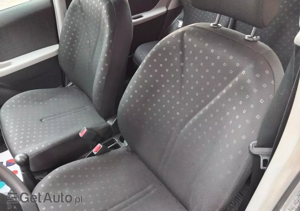 TOYOTA Yaris 1.3 VVT-i Cool