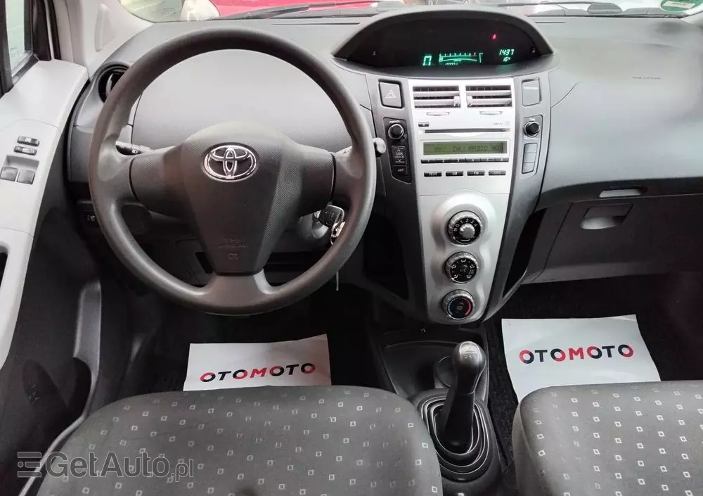 TOYOTA Yaris 1.3 VVT-i Cool