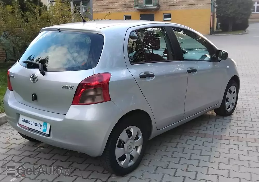 TOYOTA Yaris 1.3 VVT-i Cool