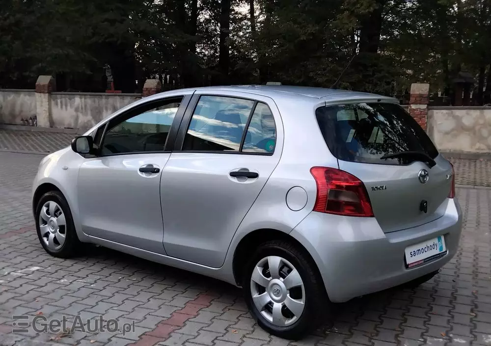 TOYOTA Yaris 1.3 VVT-i Cool